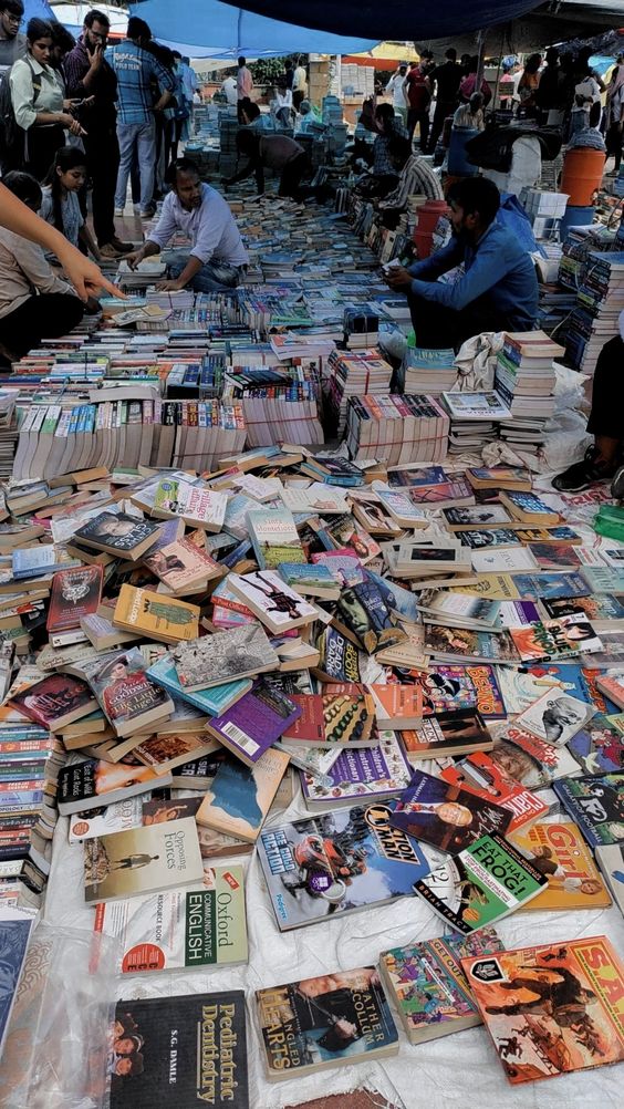 daryaganj book market, sunday book market, cheap books market, most cheap book maket