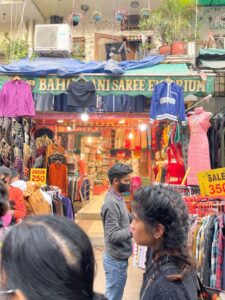 sarojini market delhi, how to reach sarojini market delhi, is sarojini market closed on moday, is sarojini market open on monday